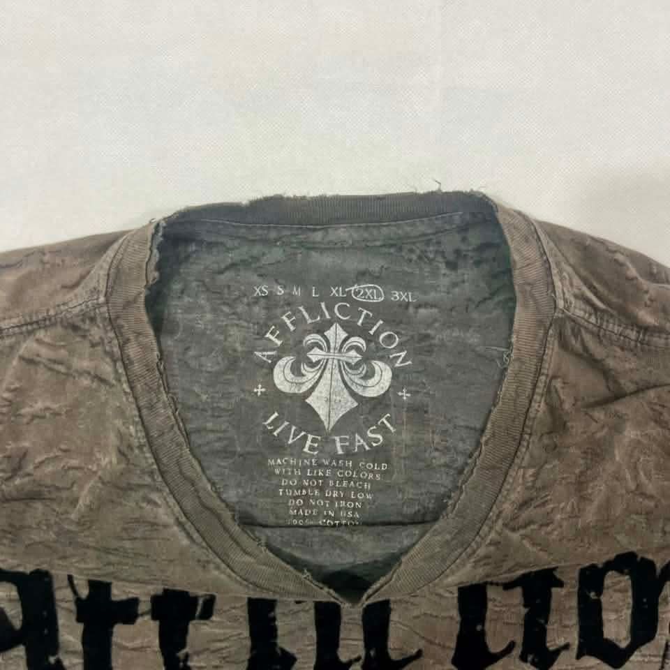 Grail LiveFast Affliction black shirt (Category: Tshirts & Polo Shirts ) located in Manila. Submitted by sourceph (Listing ID 1454533937, Image 3). Description: distressed one pinhole XXL on tag price is slightly nego.