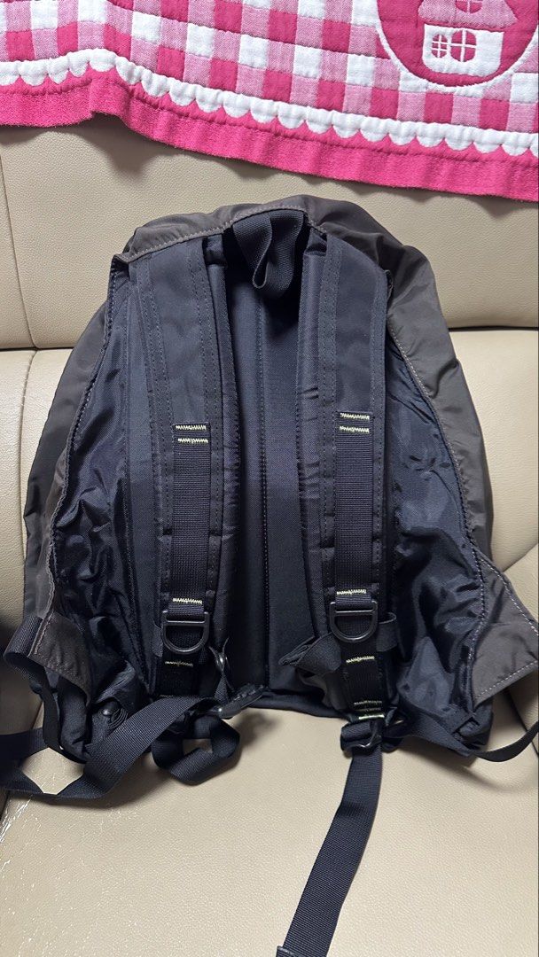 Gregory 背囊 啡色 螢光綠色 （分類：背包）位於 Hong Kong。 由 wa08040 提交（商品編號 1454544369，圖片 2）。簡介： Gregory 嘅背囊，啡色配螢光綠色邊。有輕微使用痕跡，青衣交收，可小議。
