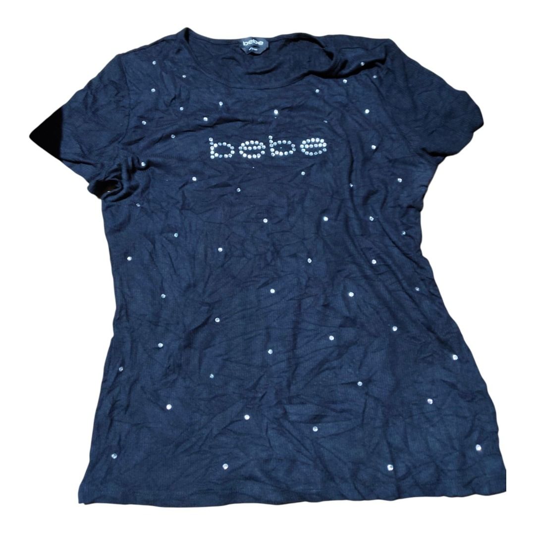 Guess Rhinestone Logo T-shirt (Category: Tshirts & Polo Shirts ) located in Caloocan City. Submitted by rodanthon (Listing ID 1454501464, Image 2). Description: Pink Guess tee with sparkly rhinestone logo. Short sleeves. Great for casual wear..
