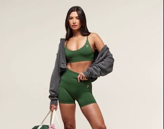 (Category: ) located in . Submitted by mostlyactivewear (Listing ID 1454389141, Image 1). Description: .