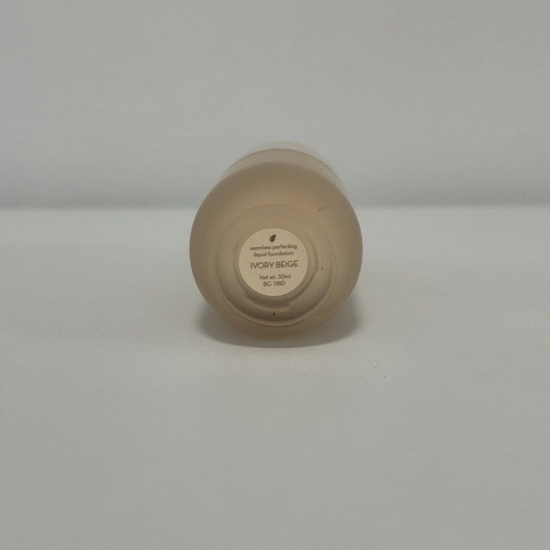 Happy Skin Seamless Liquid Foundation Ivory Beige (Category: Makeup) located in Davao. Submitted by prelovedbymarie_ (Listing ID 1454377613, Image 3). Description: 🌸RFS: Not suitable for my skin 🌸No box, Just product 💰Mode of Payment: GCash/Maya/GoTyme/BPI/BDO 📦Mode of Delivery: J&T Express from Davao City.