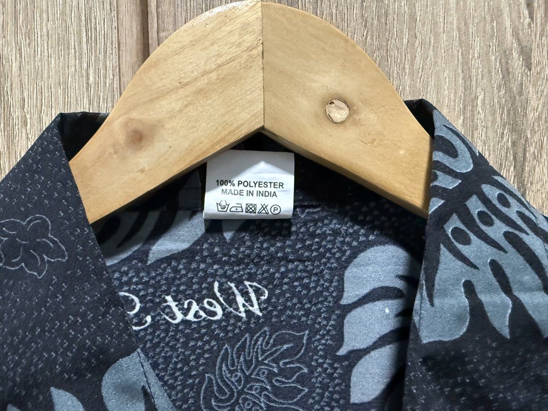 Hawaiian Shirt/Polo (Category: Tshirts & Polo Shirts ) located in San Juan City. Submitted by tpwk_harry (Listing ID 1454403422, Image 2). Description: - Never used - 100% polyester - Made in India - Fits 2xl - No size in tag - Selling it for a low price because we need funds - Brand new and binili po sa abroad ni dad -This is owned by my dad na nagwwork abroad -BUY 5 HAWAIIAN POLOS AND GET IT FOR 750!! - LOOK AT MY PAGE FOR MORE!!.
