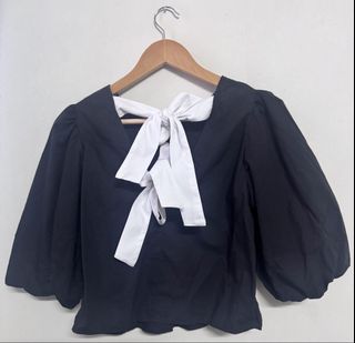 (Category: ) located in . Submitted by revivalcloset.co (Listing ID 1454398668, Image 1). Description: .