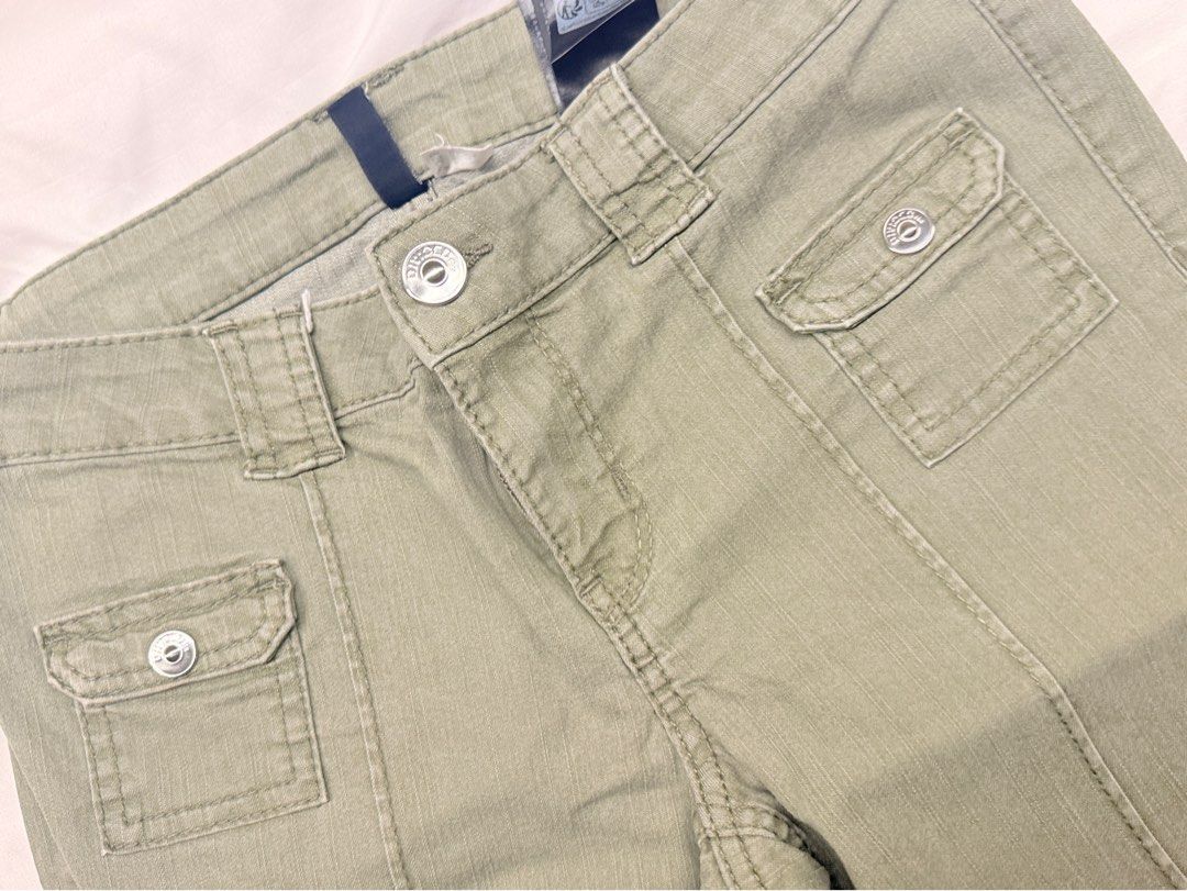 H&M Y2k Green Flared Jeans (Category: Jeans) located in Quezon City. Submitted by ccmirae (Listing ID 1454477172, Image 3). Description: .