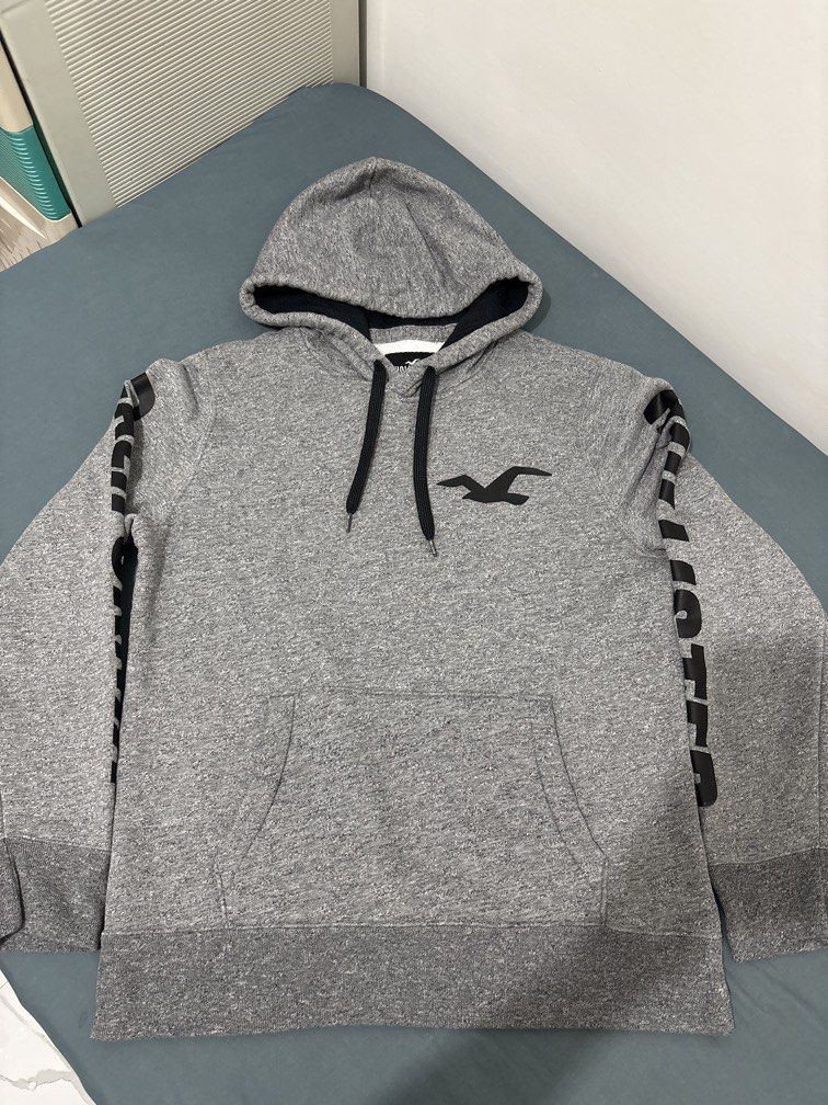 Hollister California Jacket size XL (Category: Coats, Jackets and Outerwear) located in Rizal. Submitted by scjcollections (Listing ID 1454473828, Image 1). Description: .