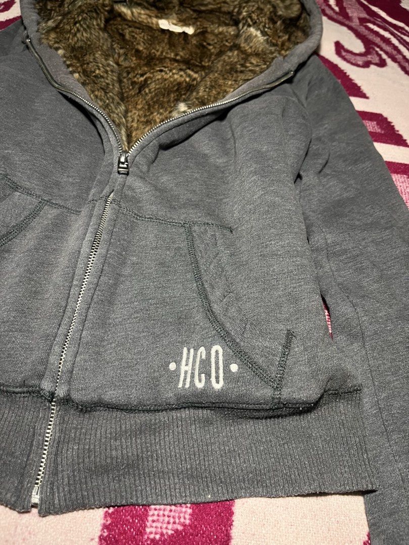 [sold] Hollister fur jacket (Category: Coats, Jackets and Outerwear) located in Naga. Submitted by it_station (Listing ID 1454534528, Image 3). Description: .