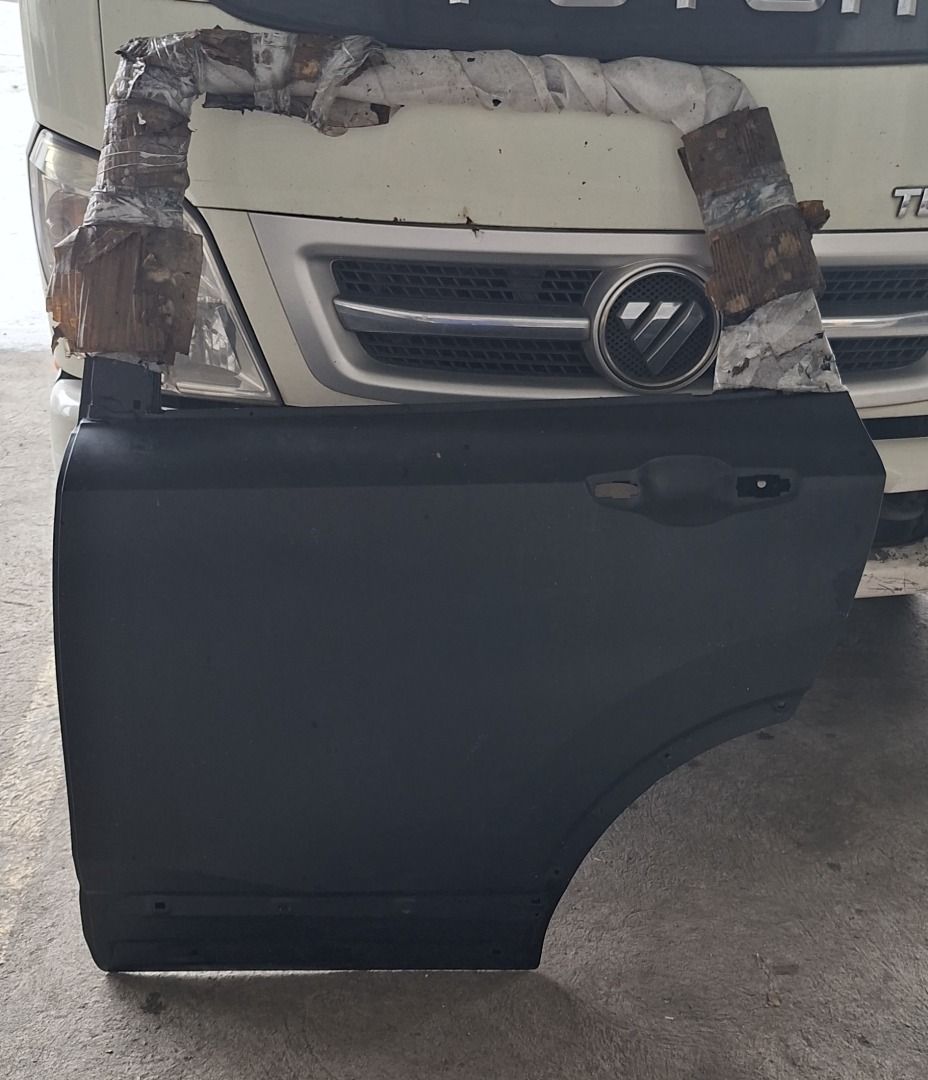 HONDA CRV 2019 MODEL (driver/passenger door) (Category: Body Parts and Accessories) located in Manila. Submitted by rarerabbit.0430 (Listing ID 1454556332, Image 3). Description: left side (driver/passenger door).