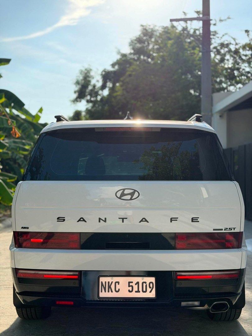 Hyundai Santa Fe Calligraphy AWD Auto (Category: Used Cars) located in Manila. Submitted by quality_cars (Listing ID 1454534685, Image 3). Description: For sale or trade 2024 Hyundai Sta Fe Calligraphy Awd 2.5L Turbo-charged Automatic First owned acquired 9,xxx mileage original Guaranteed brandnew condition no history accident free money back Complete and cash paid 2 remote keys Complete papers/sales invoice Best buy!!! ₱1,945,000 only Negotiable