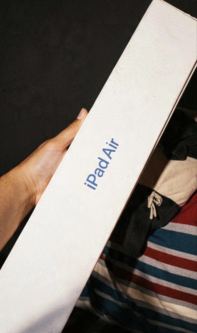 iPad Air 5 (Category: iPad) located in Manila. Submitted by caseaholic.woman (Listing ID 1454420766, Image 1). Description: RFS: Need Funds.