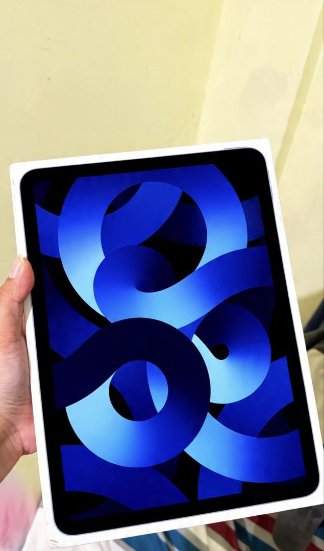 iPad Air 5 (Category: iPad) located in Manila. Submitted by caseaholic.woman (Listing ID 1454420766, Image 2). Description: RFS: Need Funds.