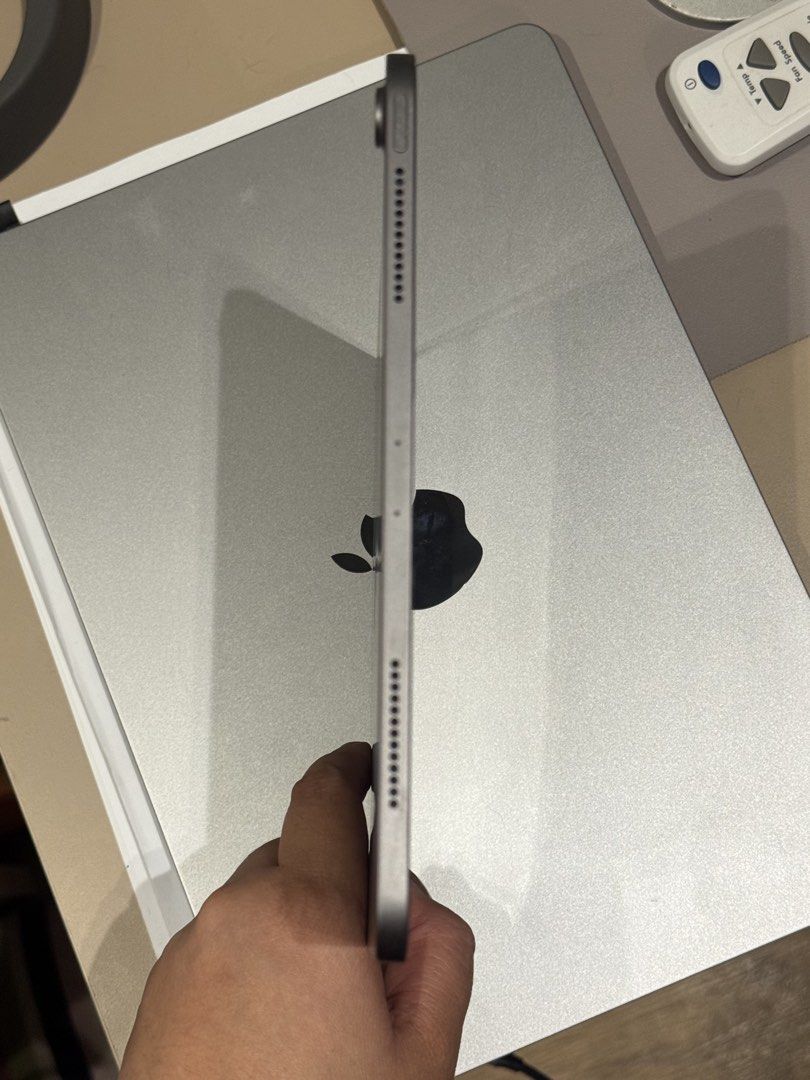 iPad Pro 2020 11” (Category: iPad) located in Mandaluyong City. Submitted by bye.buy.bye (Listing ID 1454476251, Image 3). Description: 257gb No performance / no battery issues Unit only.