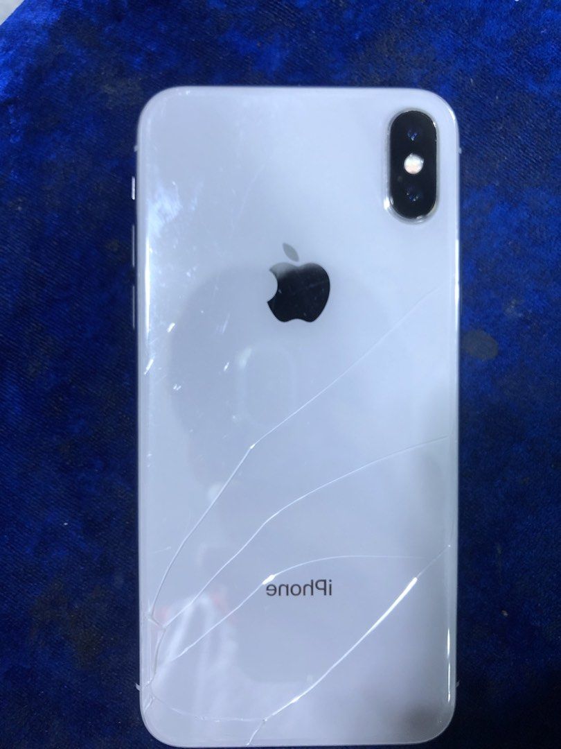 iPhone X (Category: iPhone X Series) located in Manila. Submitted by james_dleon (Listing ID 1454509002, Image 2). Description: 256 gb All original/Working Wifi use.
