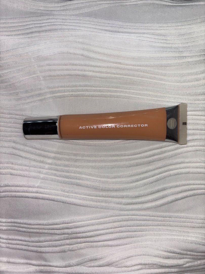 Issy Color Corrector (Category: Makeup) located in Taguig. Submitted by t.i.n.e (Listing ID 1454521848, Image 1). Description: .