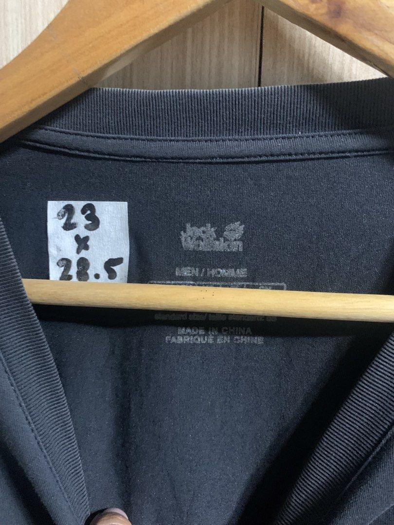 Jack Wolfskin (Category: Tshirts & Polo Shirts ) located in Davao. Submitted by triftnitroy (Listing ID 1454516144, Image 3). Description: Jack Wolfskin Dimes: 23x28.5 Best fit L Color rate: 8.5/10 Condition: Very good.