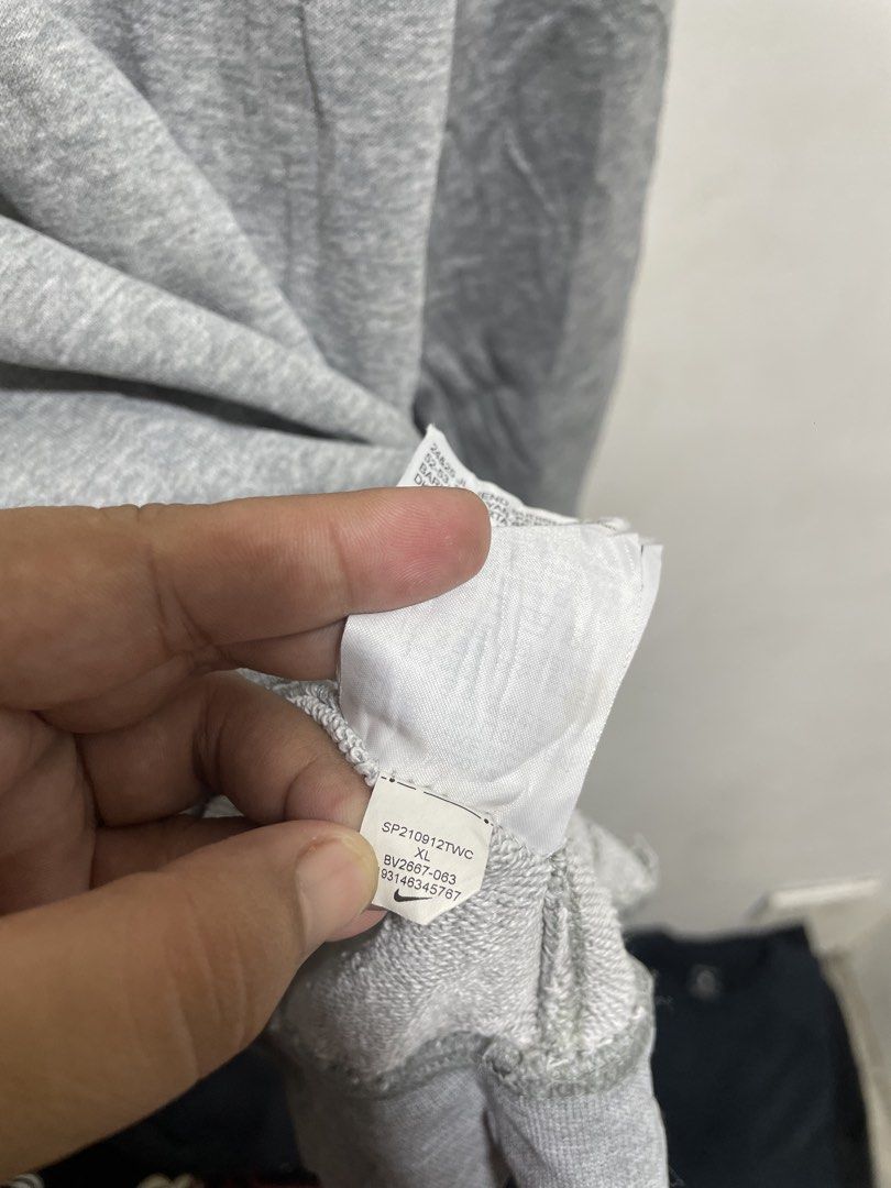 Jacket (Category: Coats, Jackets and Outerwear) located in Santiago. Submitted by UkayLuxxSelector (Listing ID 1454394404, Image 3). Description: Ukay source Good as new.