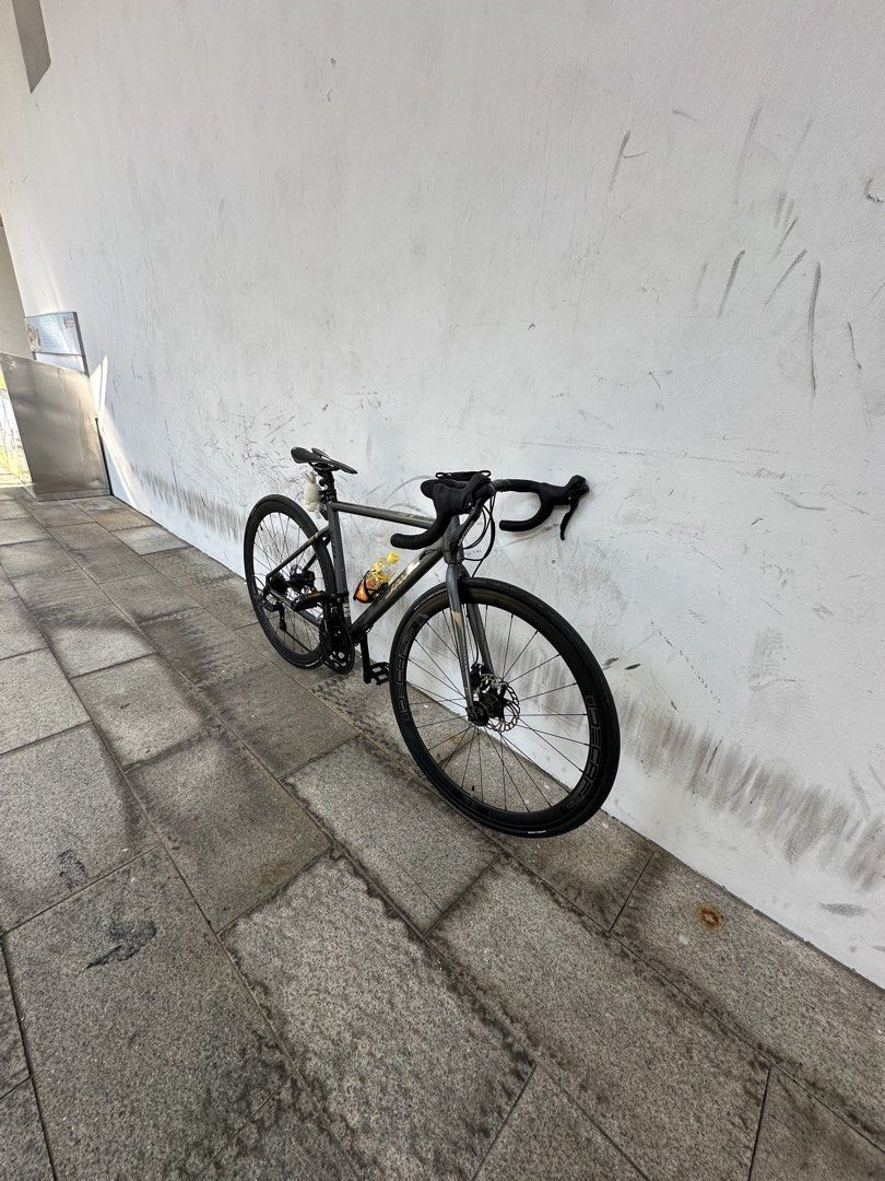 JAVA （分類：單車）位於 Hong Kong。 由 pcb9n6tj4999891 提交（商品編號 1454515413，圖片 3）。簡介： 9x2 換咗把布 非常急放。