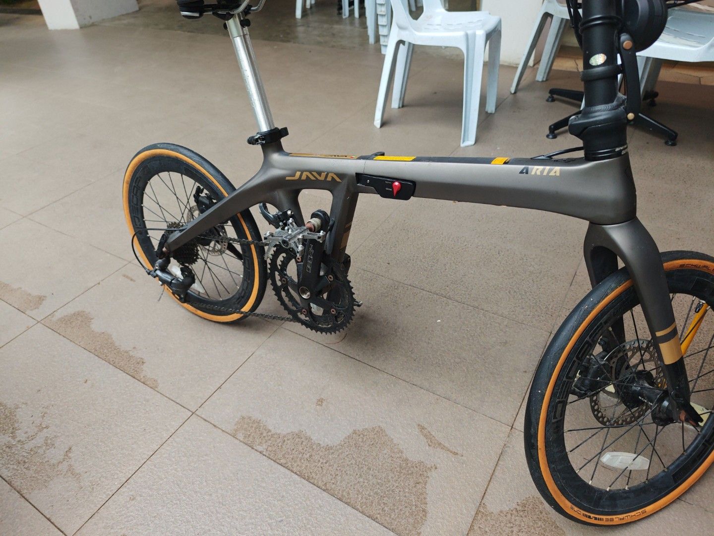 Java Aria Folding Bicycle (Category: Bicycles) located in Singapore. Submitted by a_fernvale_seller (Listing ID 1454535086, Image 1). Description: Can Negotiate ✅ Official Java Aria Foldable ✅ Carbon Frame ✅ Upgraded Tyres (Schwalbe One, 20x1.10) ✅ Upgraded Promend Pedals ✅ Upgraded Promend Handles ✅ Upgraded Litepro Seatbar ✅ Upgraded Velo Memory Form Seat ✅ 9 x 3 Gear Speed ✅ Can always be customised ℹ️ Only Bell & Basket included ℹ️ Minor Rust