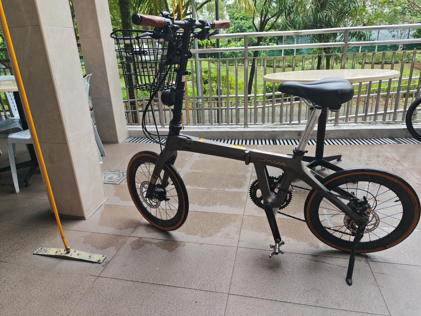 Java Aria Folding Bicycle (Category: Bicycles) located in Singapore. Submitted by a_fernvale_seller (Listing ID 1454535086, Image 2). Description: Can Negotiate ✅ Official Java Aria Foldable ✅ Carbon Frame ✅ Upgraded Tyres (Schwalbe One, 20x1.10) ✅ Upgraded Promend Pedals ✅ Upgraded Promend Handles ✅ Upgraded Litepro Seatbar ✅ Upgraded Velo Memory Form Seat ✅ 9 x 3 Gear Speed ✅ Can always be customised ℹ️ Only Bell & Basket included ℹ️ Minor Rust