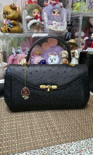 (Category: ) located in . Submitted by loved_collections (Listing ID 1454379991, Image 1). Description: .
