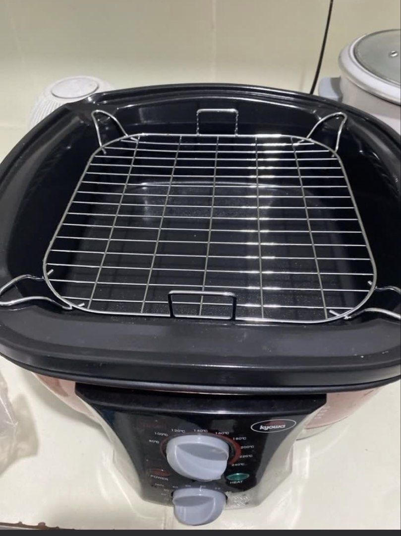 Kyowa Multi cooker (Category: Cookers) located in Taguig. Submitted by ceej0915 (Listing ID 1454495294, Image 2). Description: model no: kw-3800 Voltage:230v a.c 60hz Power:1500 watts Kyowa Multi-Cooker – Preloved Condition: Gently used, fully functional Selling this Kyowa multi-cooker—great for grilling, frying, steaming, and more! Temperature and timer controls work perfectly. Reason for selling: No longer using it and decluttering. Perfect for