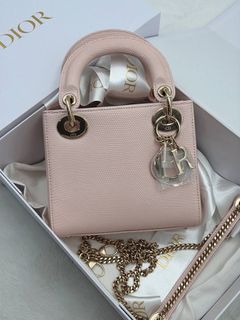 (Category: ) located in . Submitted by chicluxury (Listing ID 1454555547, Image 1). Description: .