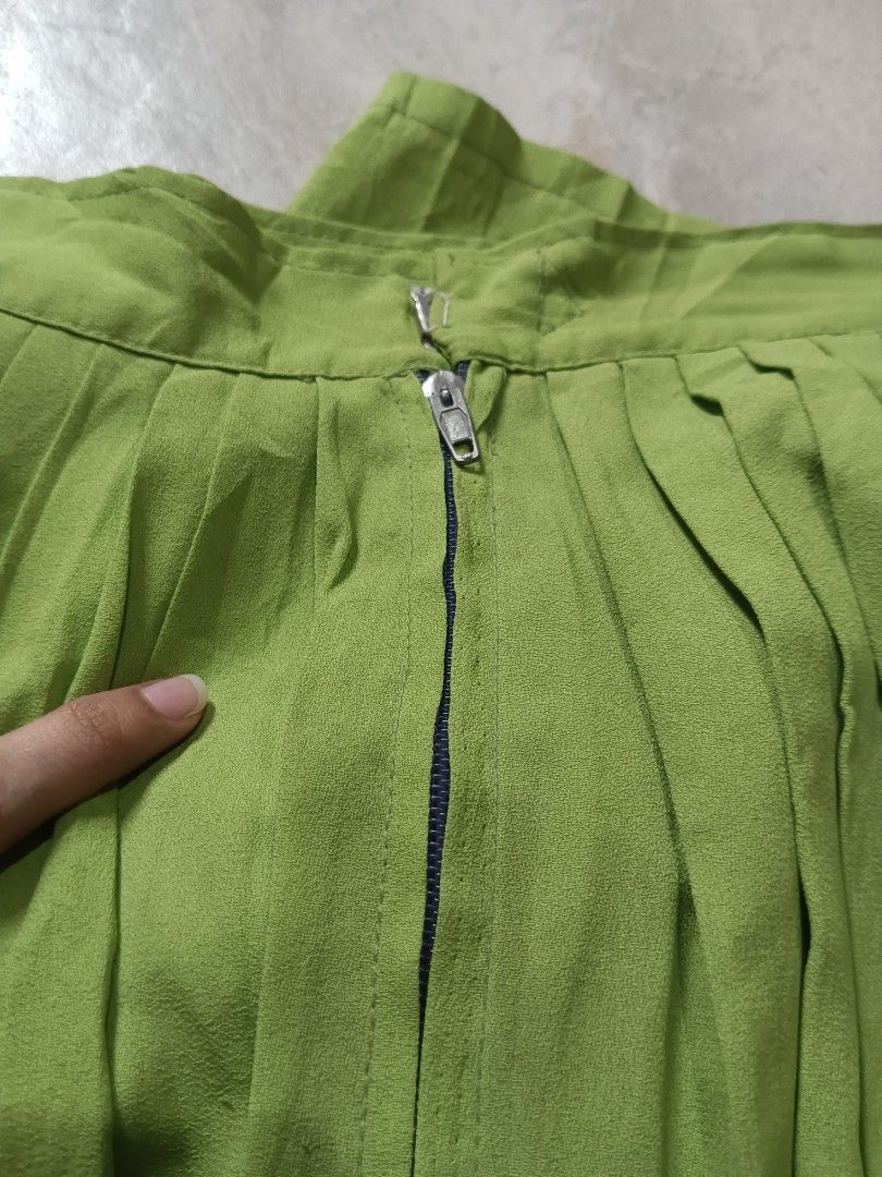 LIME GREEN PLEATED SKIRT (ABAYANANGELA) (Category: Skirts) located in Bacoor. Submitted by abayanangela (Listing ID 1454467087, Image 3). Description: ❤️ Lime Green Pleated Skirt ❤️ Small Size.
