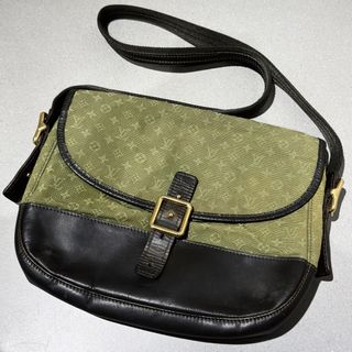 (Category: ) located in . Submitted by _thriftgallery (Listing ID 1454390786, Image 1). Description: .