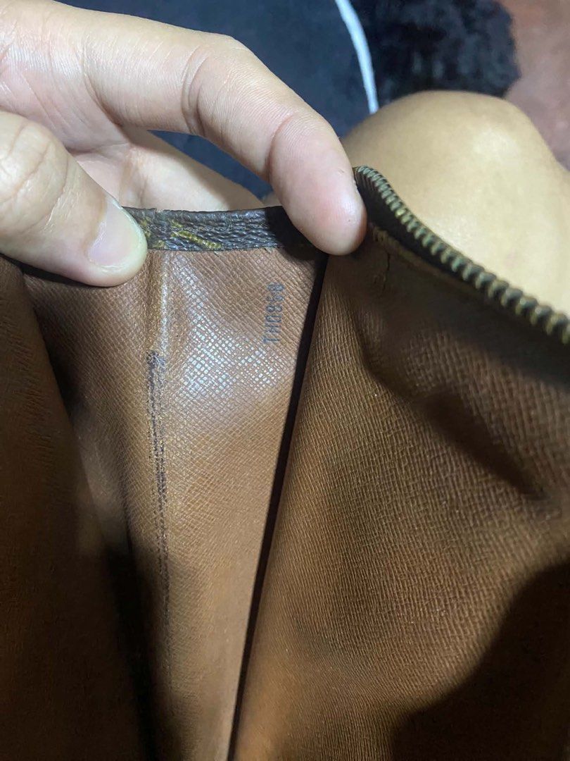 Louis Vuitton Monogram Pouch (Category: Luxury Bags & Wallets) located in San Pedro. Submitted by wharfthrift (Listing ID 1454444518, Image 3). Description: FOR SALE ‼️‼️ LOUIS VUITTON Monogram Canvas Leather Poche Documents Portfolio Case Holder RANK AB ‼️ Issue: sign of usage & check 6th to 8th photos. FOR AUTHENTICATION RESULT‼️ “CHECK LAST PHOTO” Asking price ₱6,900 SHIPPED can do meet up around san pedro laguna or muntinlupa. shipping via la