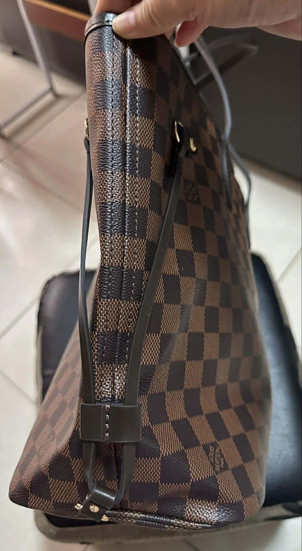 Louis Vuitton Neverfull Damier (Category: Luxury Bags & Wallets) located in Mandaue City. Submitted by ludz_0246 (Listing ID 1454381157, Image 3). Description: Dustbag Coded Gamouza Inside Perfect for daily use No Issue Actual Photo.