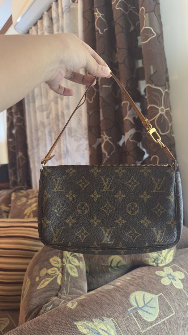 Louis Vuitton Pochette Accessoires (Category: Luxury Bags & Wallets) located in Mabalacat. Submitted by aileenyap167734 (Listing ID 1454381995, Image 1). Description: Please reach out can send more detailed pic and video.