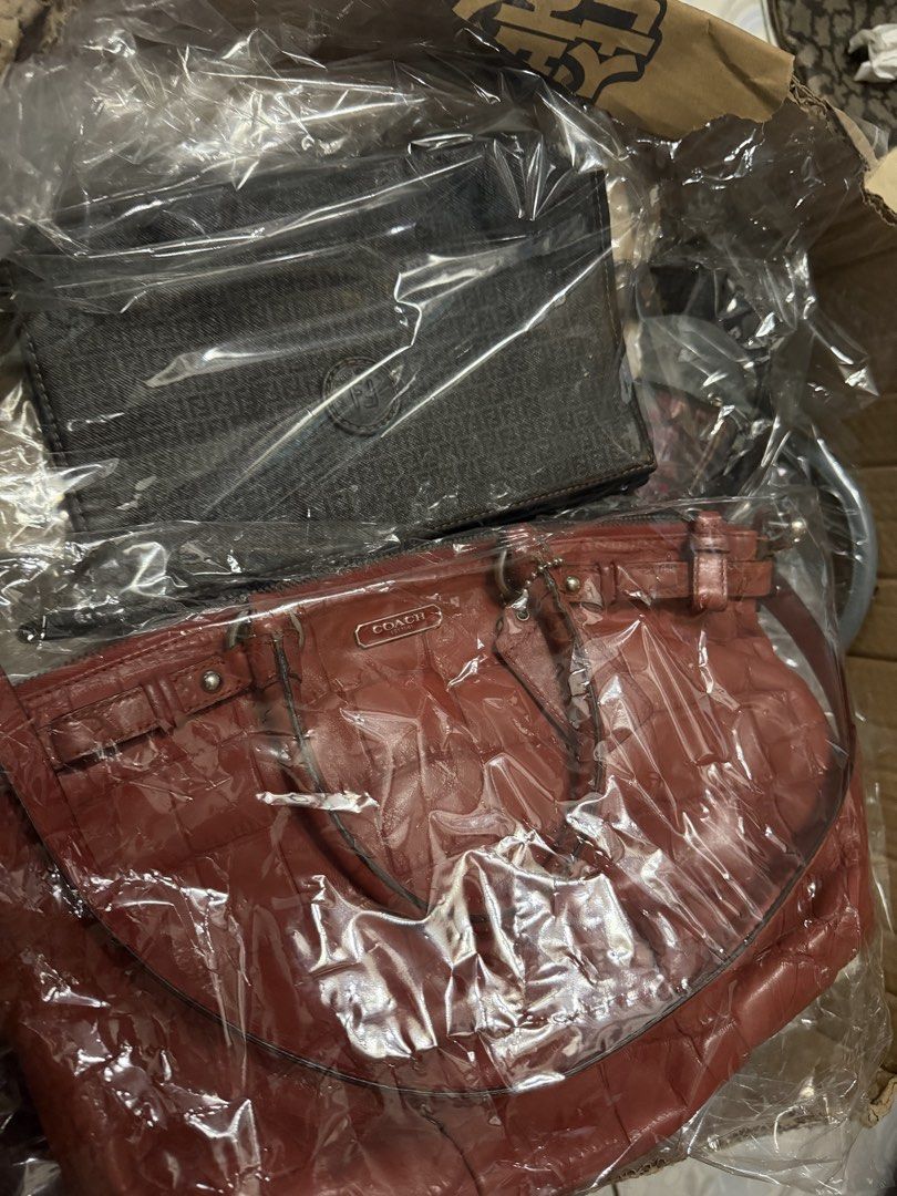Luxury bags japan bundle 20kgs (Category: Luxury Bags & Wallets) located in Bacnotan. Submitted by bagluxesbagelyash12 (Listing ID 1454376616, Image 1). Description: Bundle bags no tapon 25pcs approx May lvchanelfendicoach mga jackpot na.