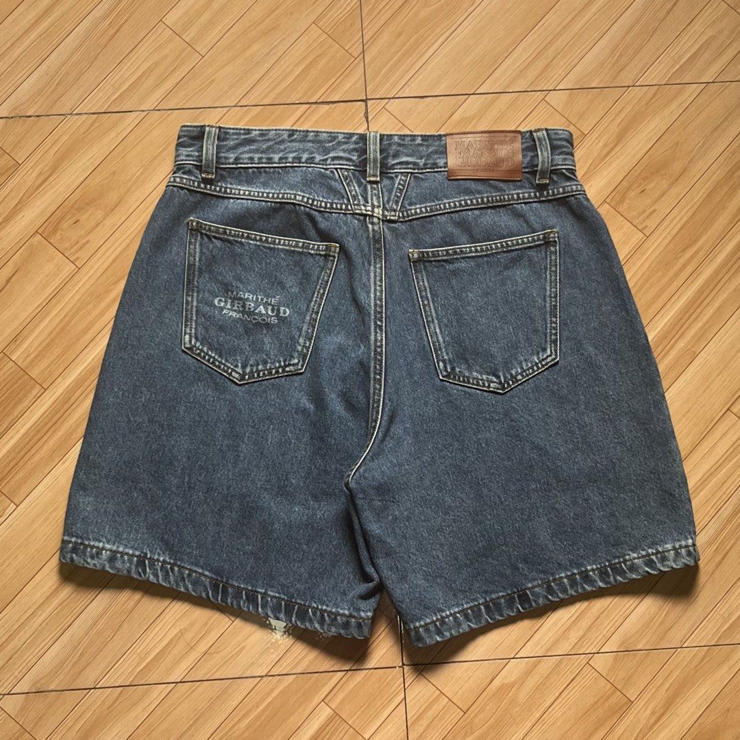 Marithe Francois Girbaud Big Pocket Denim Jorts (Category: Shorts) located in Davao. Submitted by lwndvo (Listing ID 1454450931, Image 3). Description: Marithe Francois Girbaud Big Pocket Denim Jorts Excellent UC Authentic Laser Printed Design Dimensions: Waist: 32 Length: 18 Issue/s: Minor scratch Price: 1,480 + shipping .