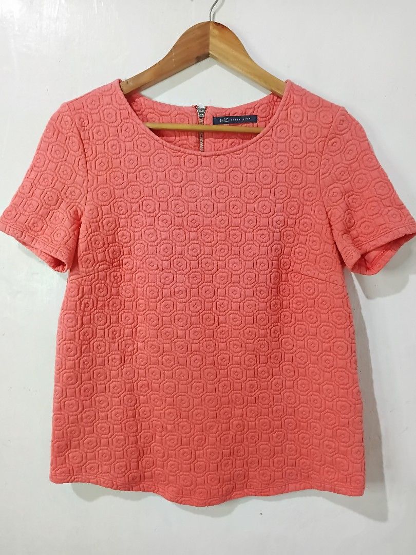 MARKS & SPENCER (Category: Blouses) located in Caloocan City. Submitted by nottyprelovedph (Listing ID 1454545683, Image 3). Description: 24x18 fits on size Medium.