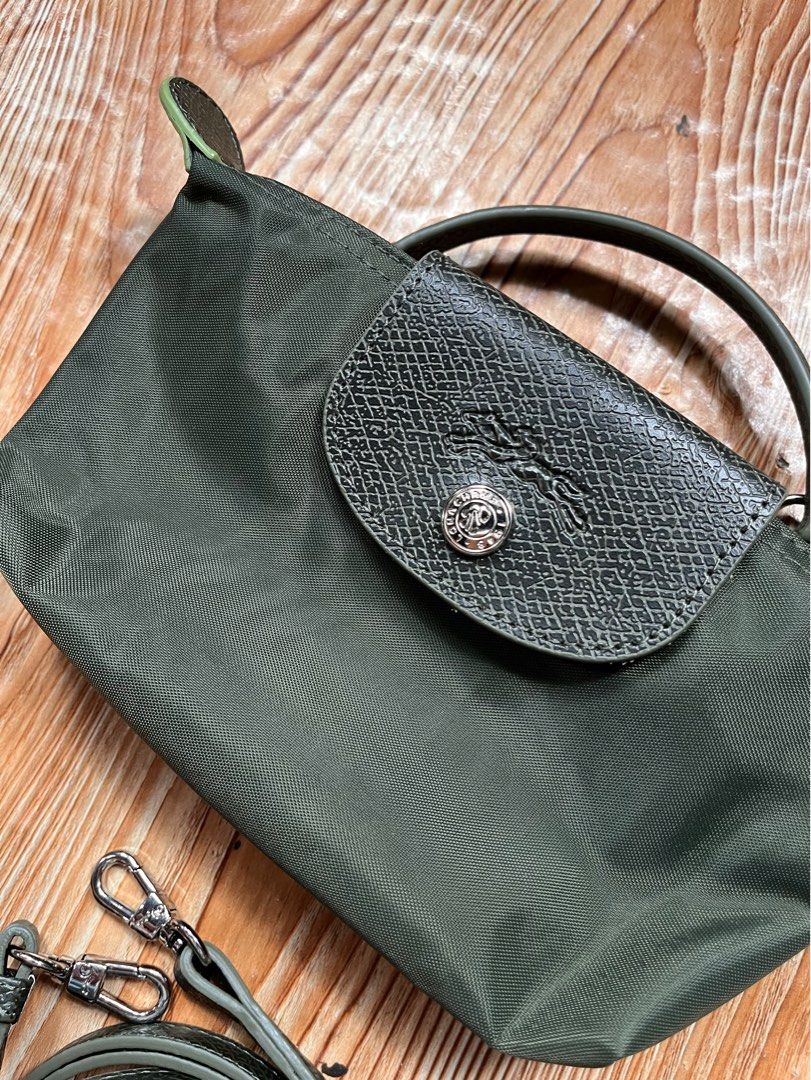 Micro Sling Longchamp (Category: Luxury Bags & Wallets) located in San Jacinto. Submitted by kellysthrift_ (Listing ID 1454395043, Image 2). Description: Longchamp micro sling.