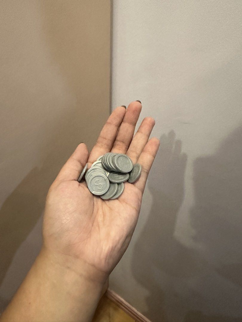Mini Claw Machine Set with free 20 pcs Egg Balls (Category: Kids Toys) located in Talisay. Submitted by nikkastingz (Listing ID 1454427216, Image 3). Description: 📍Cebu - One of the sides is a bit hazy due to sticky residue - comes with free 20 pcs egg balls that can be used for mini toys for the claw machine - comes with coins to play and batteries (for Cebu SDD buyers only) .
