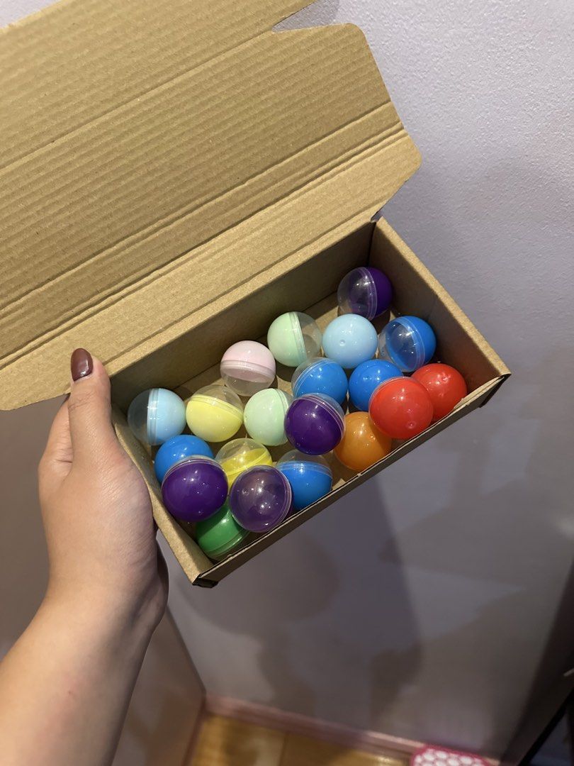 Mini Claw Machine Set with free 20 pcs Egg Balls (Category: Kids Toys) located in Talisay. Submitted by nikkastingz (Listing ID 1454427216, Image 2). Description: 📍Cebu - One of the sides is a bit hazy due to sticky residue - comes with free 20 pcs egg balls that can be used for mini toys for the claw machine - comes with coins to play and batteries (for Cebu SDD buyers only) .