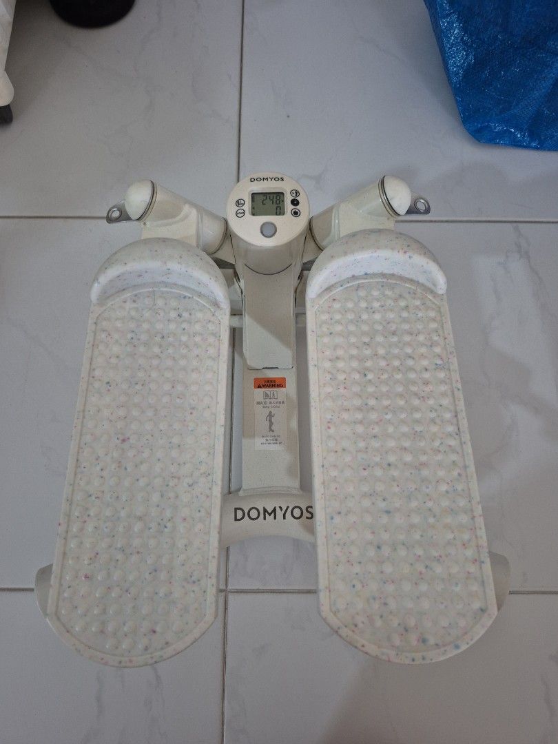 Mini stepper (Category: Toning & Stretching Accessories) located in Singapore. Submitted by 9anice (Listing ID 1454399668, Image 1). Description: DOMYOS Mini Stepper - MS500 working condition. missing elastic handles.