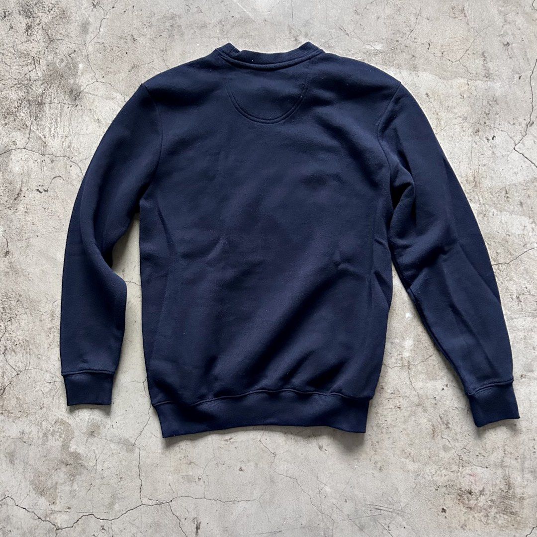 Mr Junko Sweater (Category: Coats, Jackets and Outerwear) located in Quezon City. Submitted by janialee (Listing ID 1454420822, Image 2). Description: Decluttering 💕🌧️ 📍quezon city Mop: GCash or bank transfer Mod: lalamove, jnt.