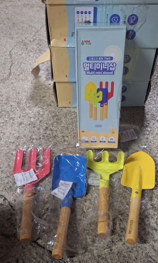 Multi Mini Shovel BebeFore Brand Korea (Category: Gardening Tools & Ornaments) located in San Fernando. Submitted by shekinahglorysurplus (Listing ID 1454549416, Image 1). Description: BEBEFORE KOREA MADE multi mini shovel for gardening.. body- kahoy head- bakal mabigat heavy duty ‼️ 160 pesos each box- available 2boxes location ko- San Fernando Pampanga pwd lalamove, j&t or drop & go can Video call on fb.