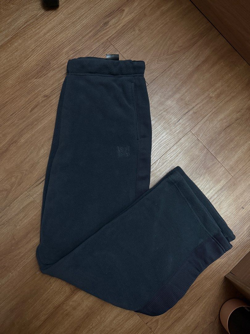 Needles x Uni Qlo Charcoal sweats (Category: Joggers) located in Manila. Submitted by affarni (Listing ID 1454558511, Image 1). Description: Uni Qlo x Needles Charcoal sweats Size L Used once Php 2,000.