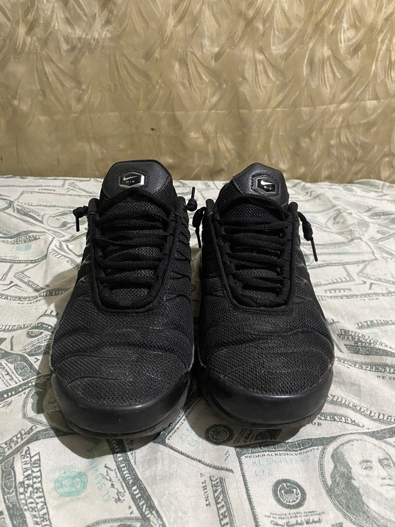 Nike - Air Max Plus Tn Black (Category: Sneakers) located in Paranaque City. Submitted by haslem (Listing ID 1454523443, Image 1). Description: no box prem c0py.