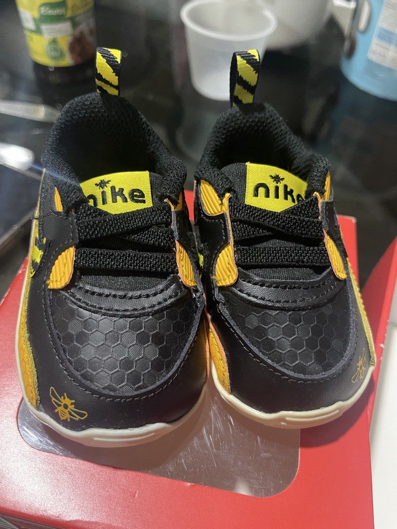 Nike Baby Shoes (Category: Babies & Kids Fashion) located in Las Pinas. Submitted by marqusasasas (Listing ID 1454428702, Image 2). Description: Brand new, never used. Complete with original box. Black/yellow colorway, super clean..