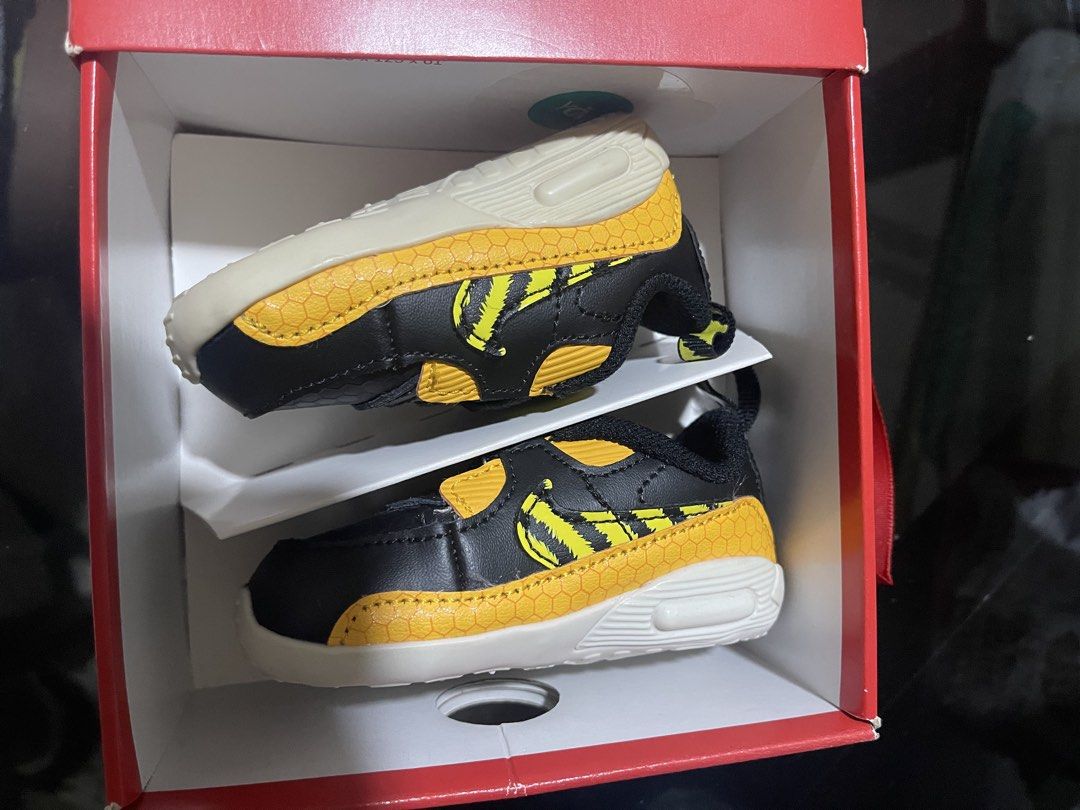 Nike Baby Shoes (Category: Babies & Kids Fashion) located in Las Pinas. Submitted by marqusasasas (Listing ID 1454428702, Image 1). Description: Brand new, never used. Complete with original box. Black/yellow colorway, super clean..