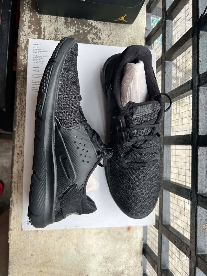 Nike Flex Control 3 (TR3) (Category: Sneakers) located in Dasmarinas. Submitted by mezzeric (Listing ID 1454556371, Image 2). Description: Used. In great condition. Model: Nike Flex Control 3 (TR3) Colorway: Triple Black (Black / Black-Anthracite) Shoe Size: US Men's 10 (UK 9 / EUR 44 / 28 cm) Purpose: Lightweight cross-training and gym workout shoe emphasizing multidirectional traction and stability Will remove ad once sold. Price is firm. Picku