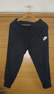 (Category: ) located in . Submitted by ThriftMoYanEh (Listing ID 1454559435, Image 1). Description: .