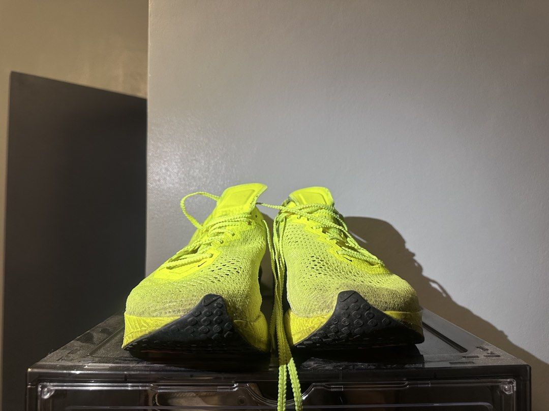 Nike Vaporfly 3 - Green (Category: Casual Shoes) located in Cebu City. Submitted by bz.lightyear (Listing ID 1454477117, Image 2). Description: Nike Vaporfly 3 Green — ₱6,000 Nike Vaporfly 3 – Green Selling my Nike Vaporfly 3 in green colorway. Details: Size: US Male 10.5 Mileage: 162 km Condition: 7.5–8/10 Still plenty of outsole rubber remaining No major tears or damage No known structural issues Has some dirt/discoloration and normal signs of 