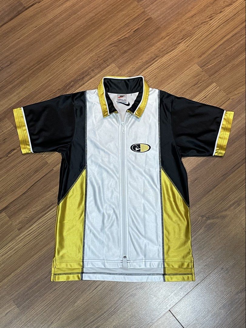 nike vintage basketball zip up (Category: Tshirts & Polo Shirts ) located in Baguio. Submitted by uszwk (Listing ID 1454543963, Image 1). Description: NIKE l- front: 25inch back: 27inch w- 17inch.