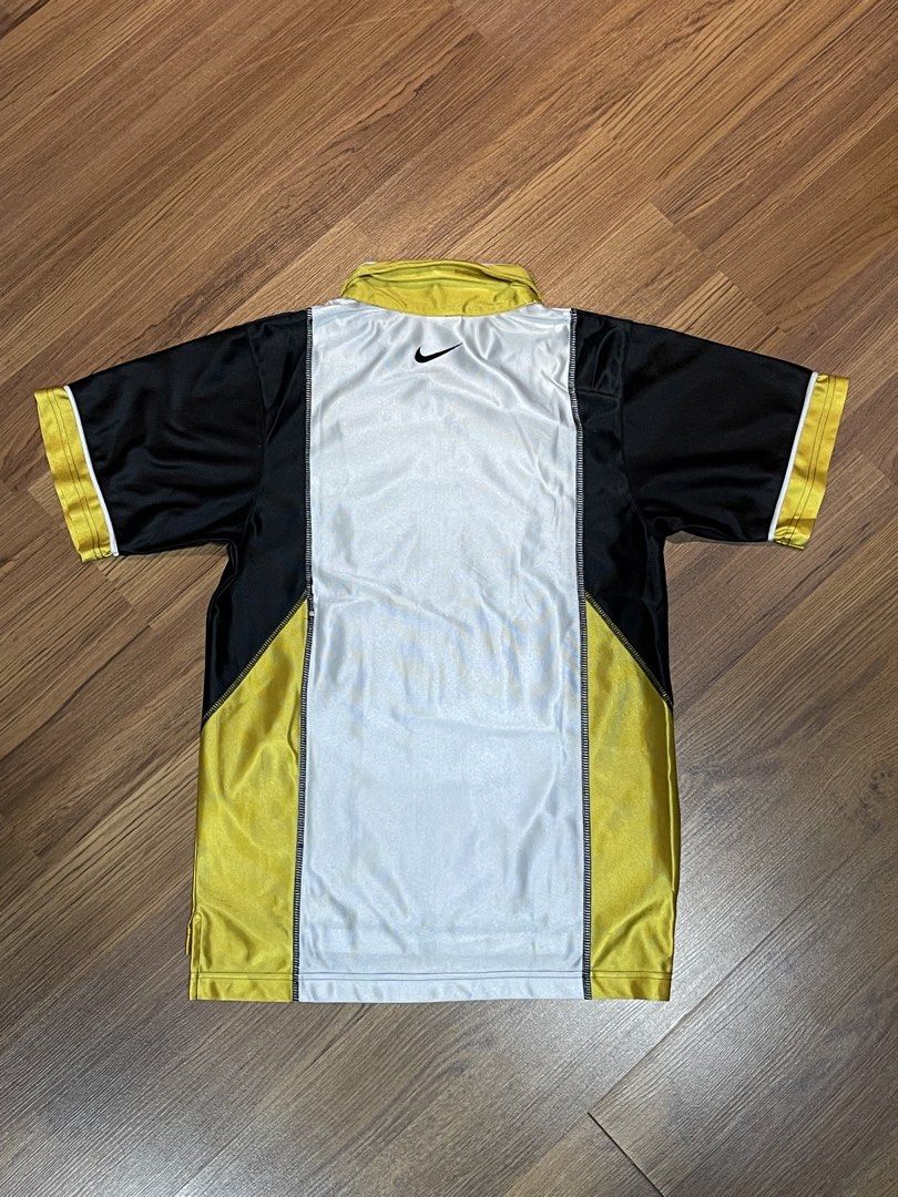 nike vintage basketball zip up (Category: Tshirts & Polo Shirts ) located in Baguio. Submitted by uszwk (Listing ID 1454543963, Image 3). Description: NIKE l- front: 25inch back: 27inch w- 17inch.