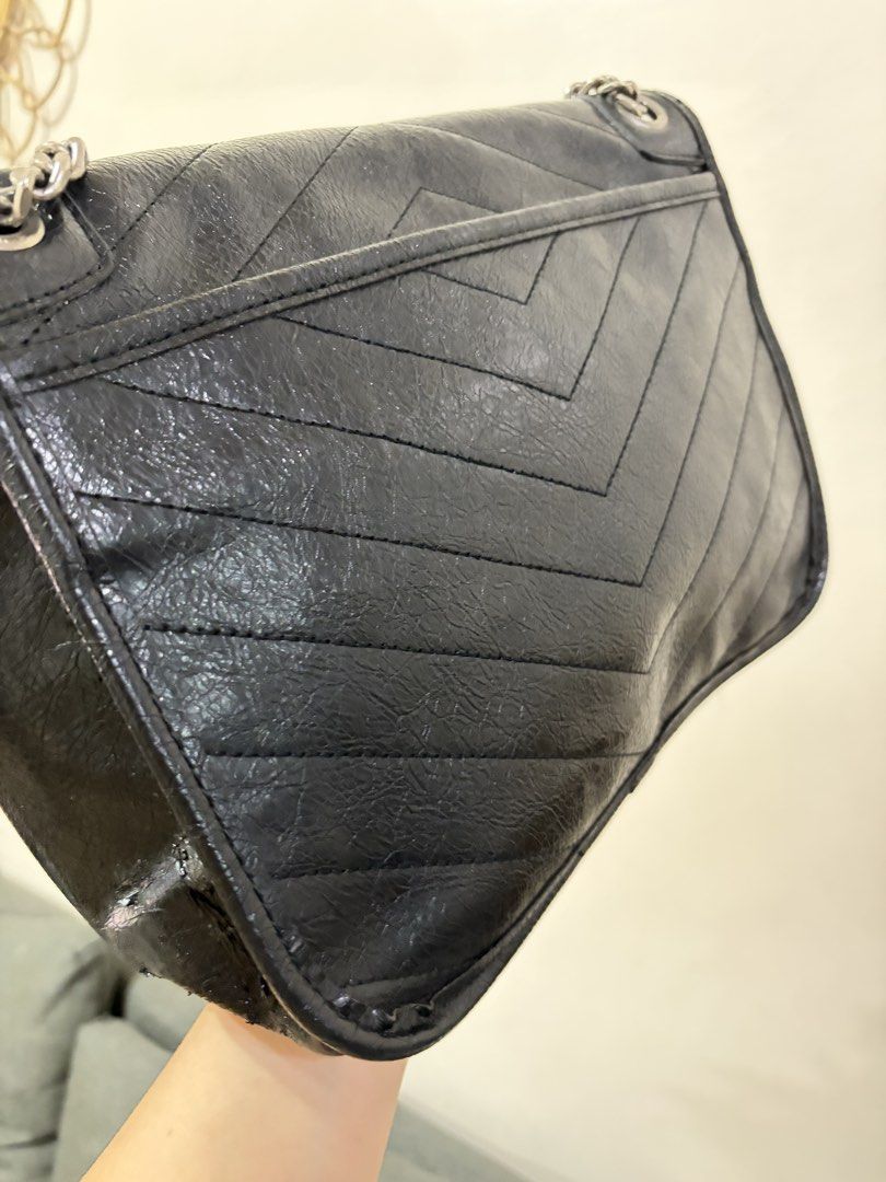 NIki Shoulder Bag (Category: Tote Bags) located in Balanga. Submitted by neri_declutters (Listing ID 1454489154, Image 3). Description: Very good condition 880 📍Location: Balanga Bataan 🏍️Delivery Options: J&T, and LBC 💵Mode of Payment: Gcash, Bank Transfer (Payment First Basis) ❌No cancellation of order/s #PrelovedBags #PrelovedBag #PrelovedPH #PrelovedBagsPH #BrandedPreloved ThriftFinds UkayFinds UkayPH SecondHandStyle Note: Kindly manage yo