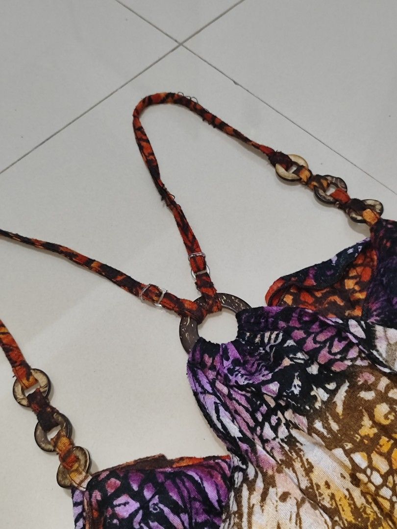 No Boundaries Tie-Back Halter Top L/G (Category: Sleeveless) located in Dasmarinas. Submitted by cronaur (Listing ID 1454521485, Image 2). Description: - Never worn it (Too big and not my style) - check slides for flaw/s - color may vary due to lighting.